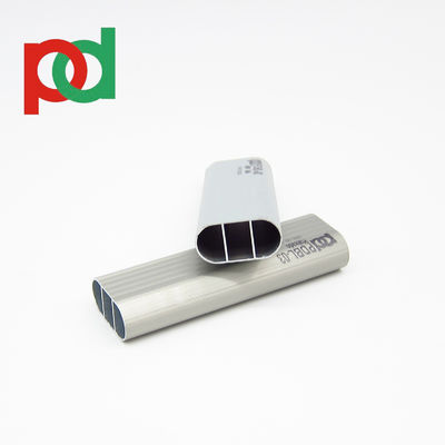 Özelleştirilebilir Kesim Hizmeti Ahşap Tahıl Rengi Alüminyum Profiller Gardırop Sürgülü Kapı Çerçeve Rayı Üst Alt